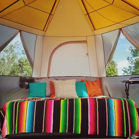 Glamping Tent Next To Nature Reserve Campismo de Luxo