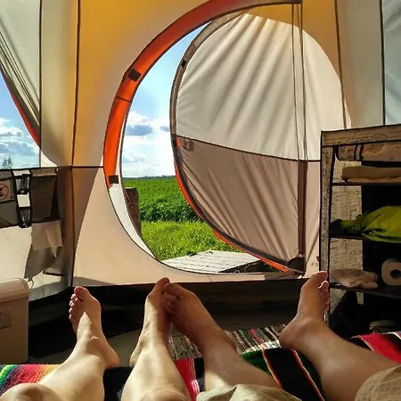 Glamping Tent Next To Nature Reserve Campismo de Luxo Kärde